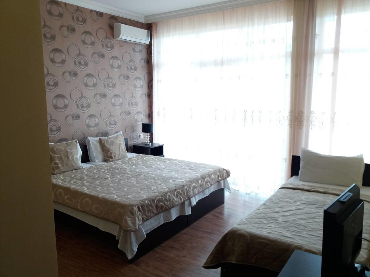 Guest House Gabi Кобулети Екстериор снимка